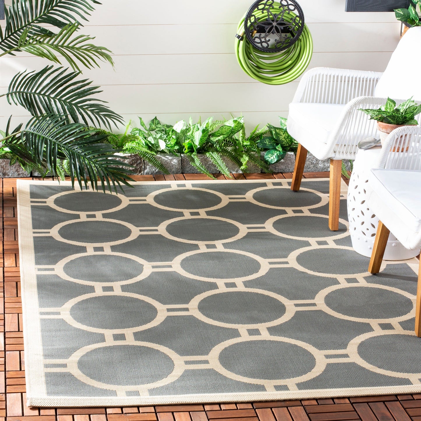 SAFAVIEH Courtyard Nira Indoor/ Outdoor Waterproof Patio Backyard Rug
