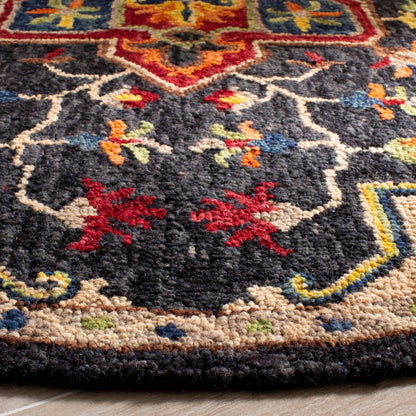 SAFAVIEH Handmade Aspen Rosmarie Boho Tribal Wool Rug