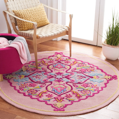 SAFAVIEH Handmade Bellagio Cailin Medallion Wool Rug