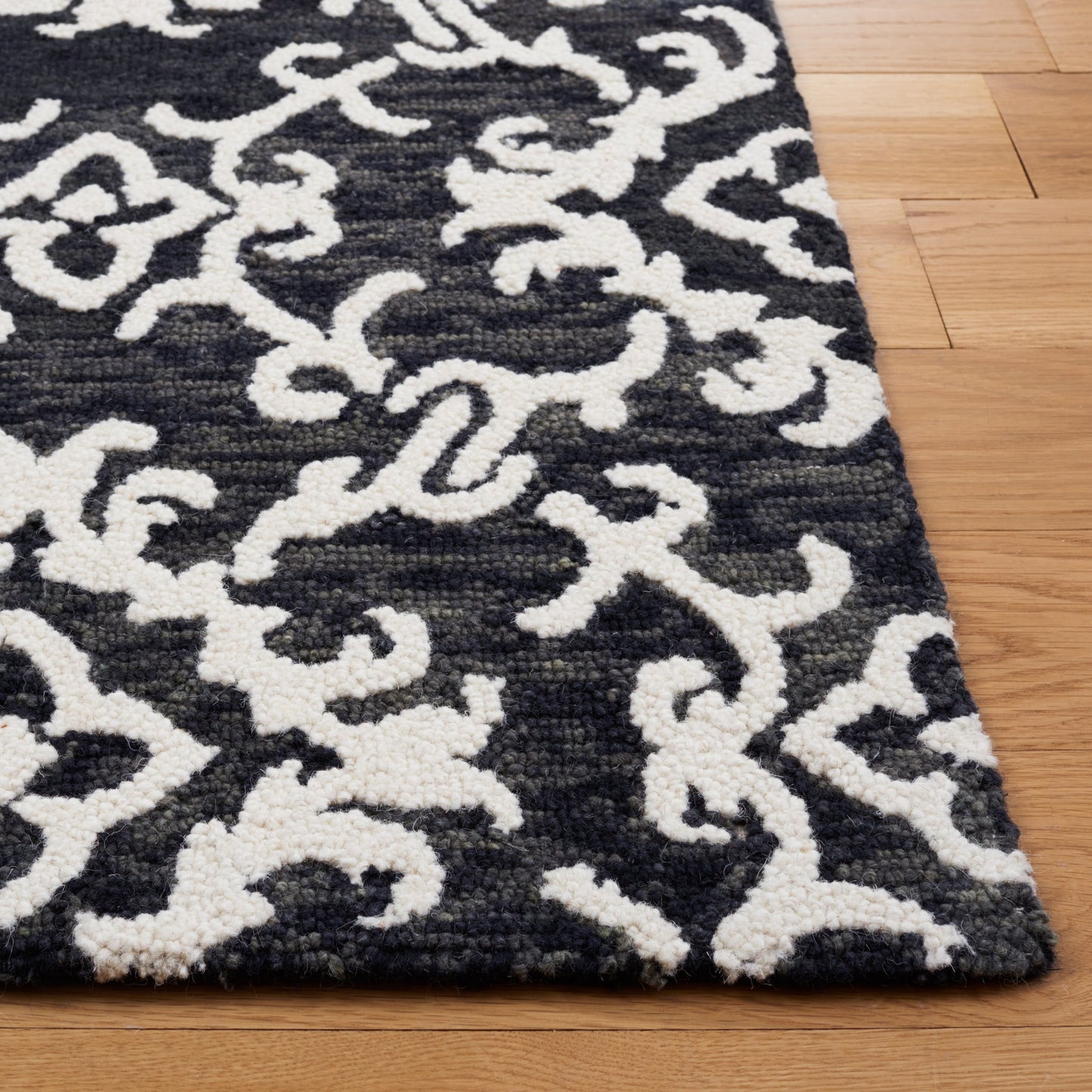 SAFAVIEH, Handmade Blossom Vesela Modern Floral Wool Rug